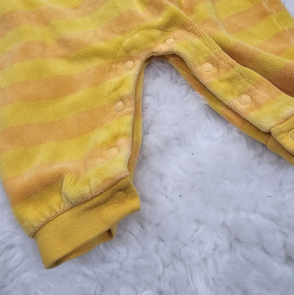 Vintage Eric Carle Carter's Hungry Caterpillar Velour Romper One Piece 6-9 Month - Picture 5 of 6
